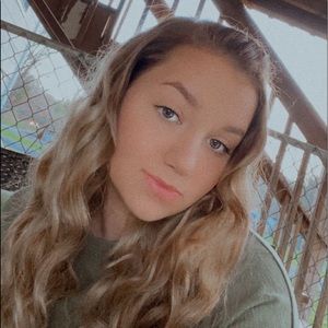 Meet your Posher, Carlee